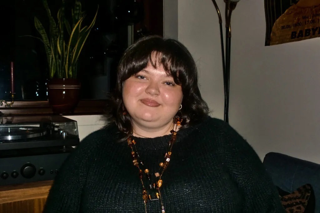 BlåTrå konsert - Stella Barrett Brachel med band